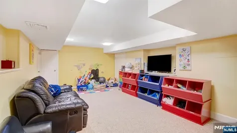 262 Northfield Avenue West Orange NJ 07052