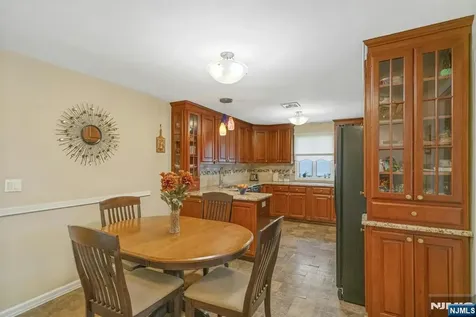 805 Washburn Street Teaneck NJ 07666