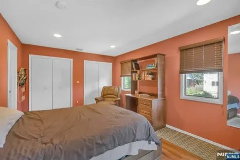 805 Washburn Street Teaneck NJ 07666