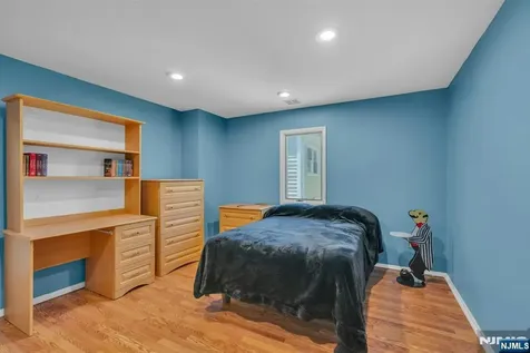 805 Washburn Street Teaneck NJ 07666