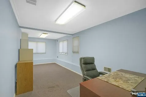 805 Washburn Street Teaneck NJ 07666