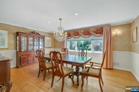 805 Washburn Street Teaneck NJ 07666