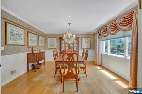 805 Washburn Street Teaneck NJ 07666