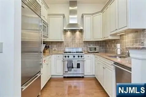 3116 The Plaza Tenafly NJ 07670