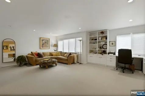 51 Hidden Ledge Road Englewood NJ 07631