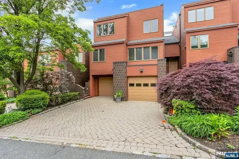 51 Hidden Ledge Road Englewood NJ 07631