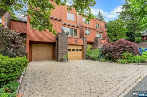 51 Hidden Ledge Road Englewood NJ 07631