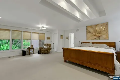 51 Hidden Ledge Road Englewood NJ 07631