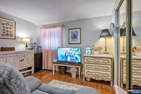 17 Canterbury Road Ringwood NJ 07456
