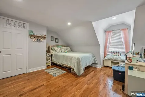 17 Canterbury Road Ringwood NJ 07456