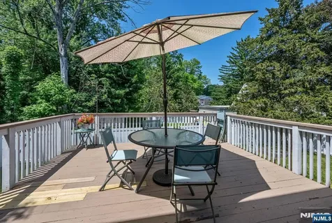 17 Canterbury Road Ringwood NJ 07456