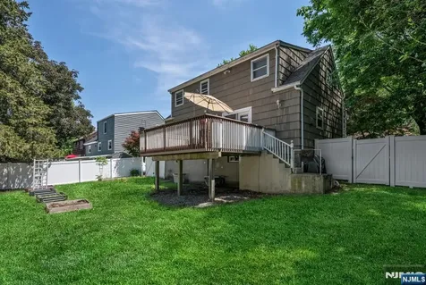 17 Canterbury Road Ringwood NJ 07456