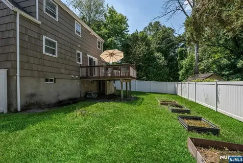 17 Canterbury Road Ringwood NJ 07456
