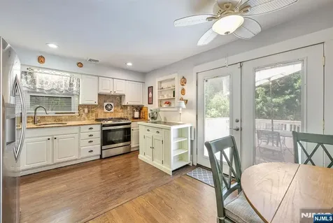 17 Canterbury Road Ringwood NJ 07456