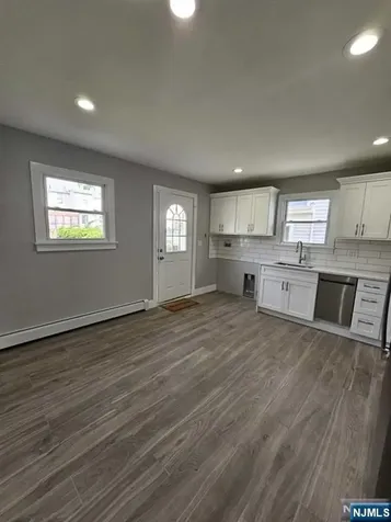 15 Dell Glen Lodi NJ 07644