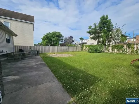 15 Dell Glen Lodi NJ 07644