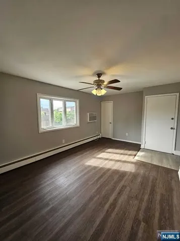 15 Dell Glen Lodi NJ 07644
