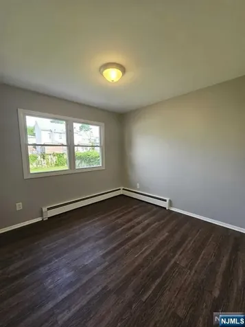 15 Dell Glen Lodi NJ 07644