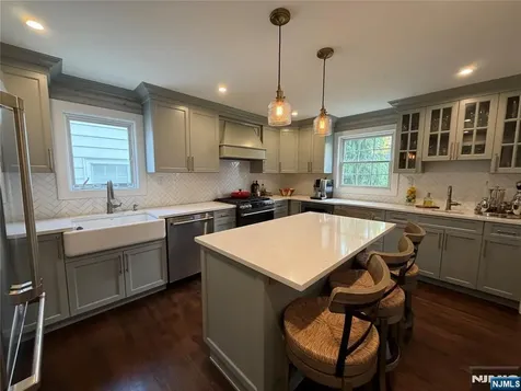 48 New York Avenue Metuchen NJ 08840