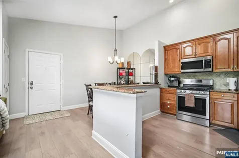 518 Holly Court Mahwah NJ 07430