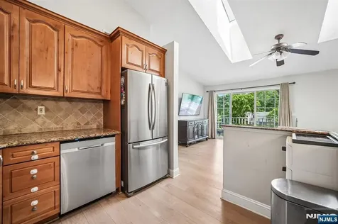 518 Holly Court Mahwah NJ 07430