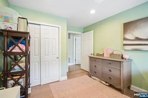 518 Holly Court Mahwah NJ 07430