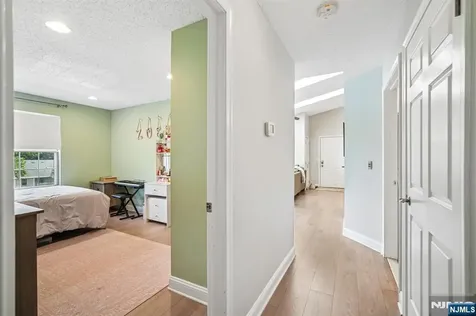 518 Holly Court Mahwah NJ 07430