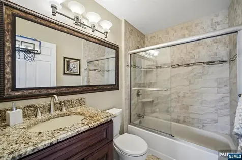 518 Holly Court Mahwah NJ 07430
