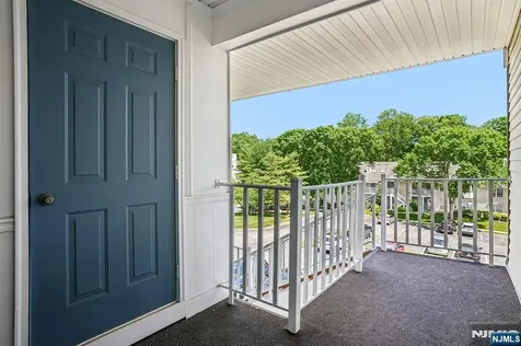 518 Holly Court Mahwah NJ 07430