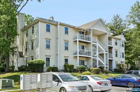 518 Holly Court Mahwah NJ 07430