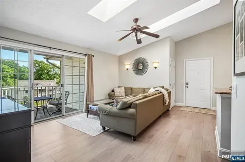 518 Holly Court Mahwah NJ 07430