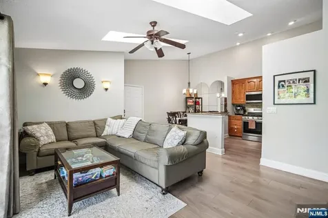 518 Holly Court Mahwah NJ 07430