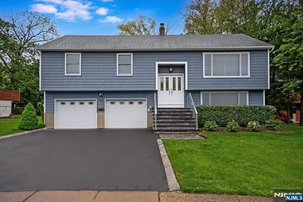 9 Arthur Terrace Livingston NJ 07039