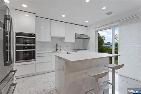 9 Arthur Terrace Livingston NJ 07039