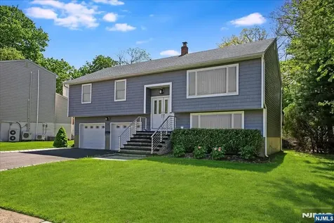 9 Arthur Terrace Livingston NJ 07039