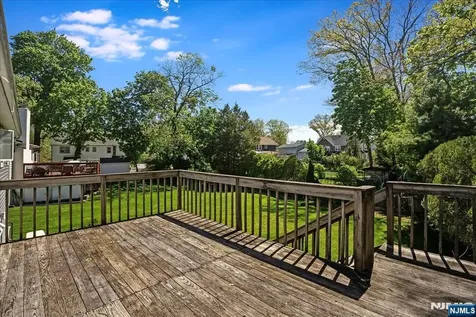 9 Arthur Terrace Livingston NJ 07039