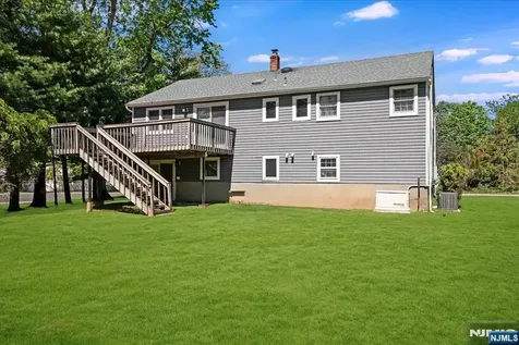 9 Arthur Terrace Livingston NJ 07039
