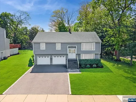 9 Arthur Terrace Livingston NJ 07039