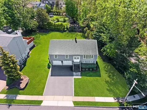 9 Arthur Terrace Livingston NJ 07039