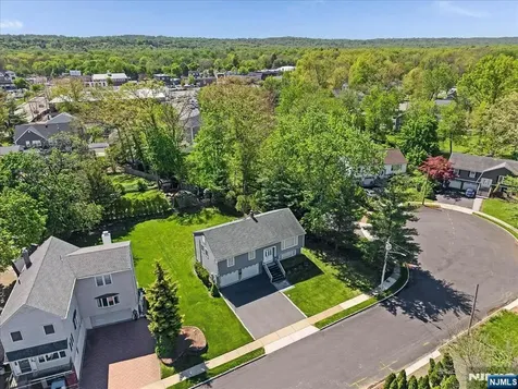 9 Arthur Terrace Livingston NJ 07039