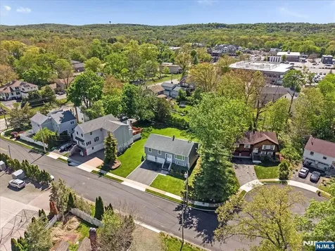 9 Arthur Terrace Livingston NJ 07039