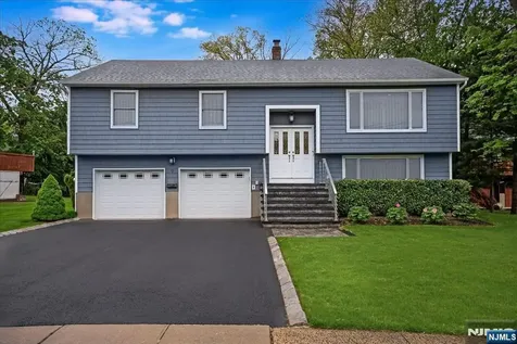 9 Arthur Terrace Livingston NJ 07039