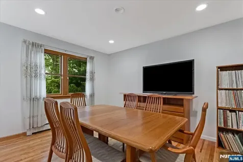 9 Arthur Terrace Livingston NJ 07039