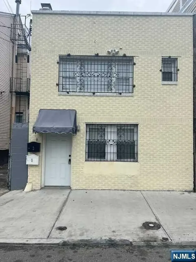 46 E Main Street Paterson NJ 07522