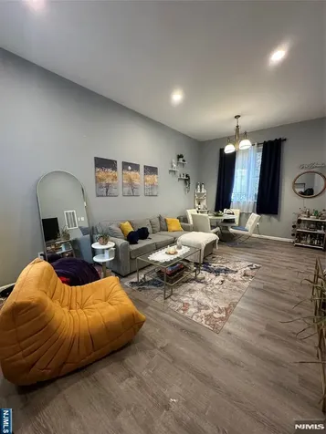 128 Locust Avenue Wallington NJ 07057