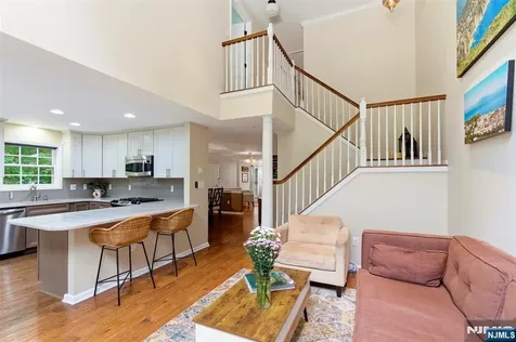 18 Birchwood Lane North Haledon NJ 07508
