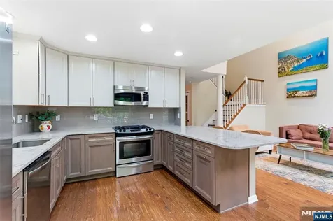 18 Birchwood Lane North Haledon NJ 07508