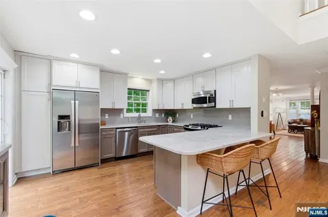 18 Birchwood Lane North Haledon NJ 07508