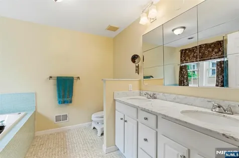18 Birchwood Lane North Haledon NJ 07508