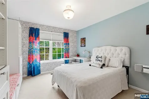 18 Birchwood Lane North Haledon NJ 07508